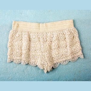 Cream Lace Shorts - Rewind Brand